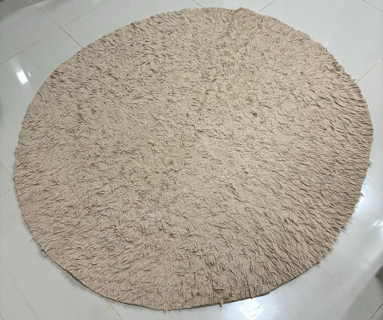 Tapete Pelo Bege Redondo (Locação) - Beca Decorações