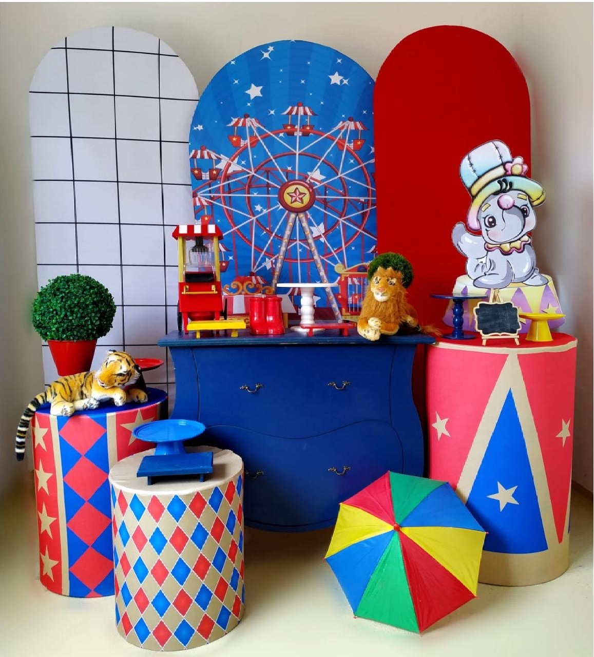 Circo - Composição  - Beca Decorações