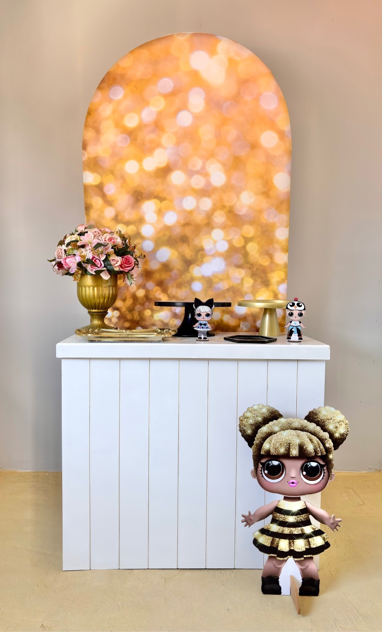 Lol Dourada Com Painel Romano   - Beca Decorações
