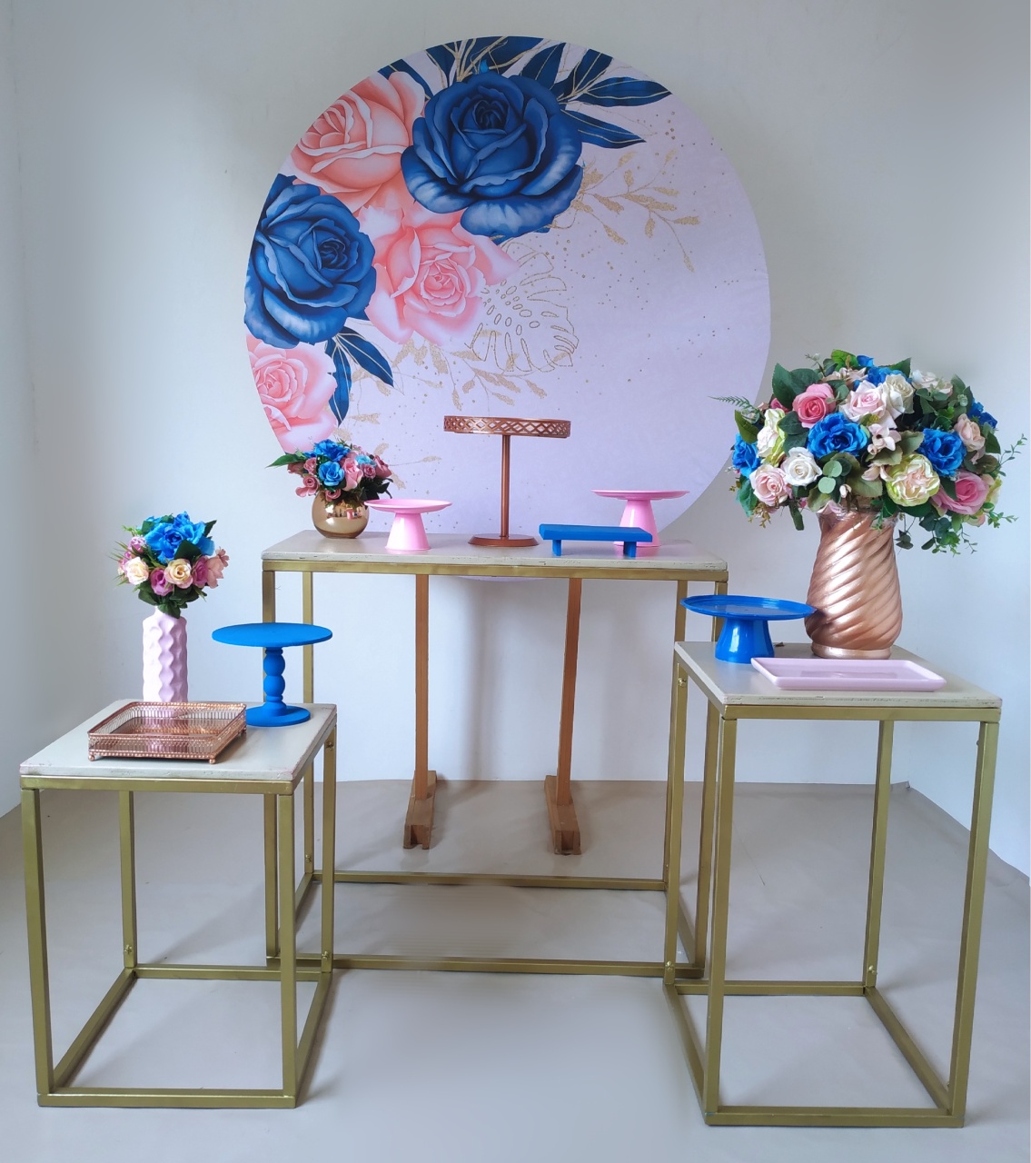 Floral Azul E Rosa Com Mesinhas - Kit Prata  - Beca Decorações