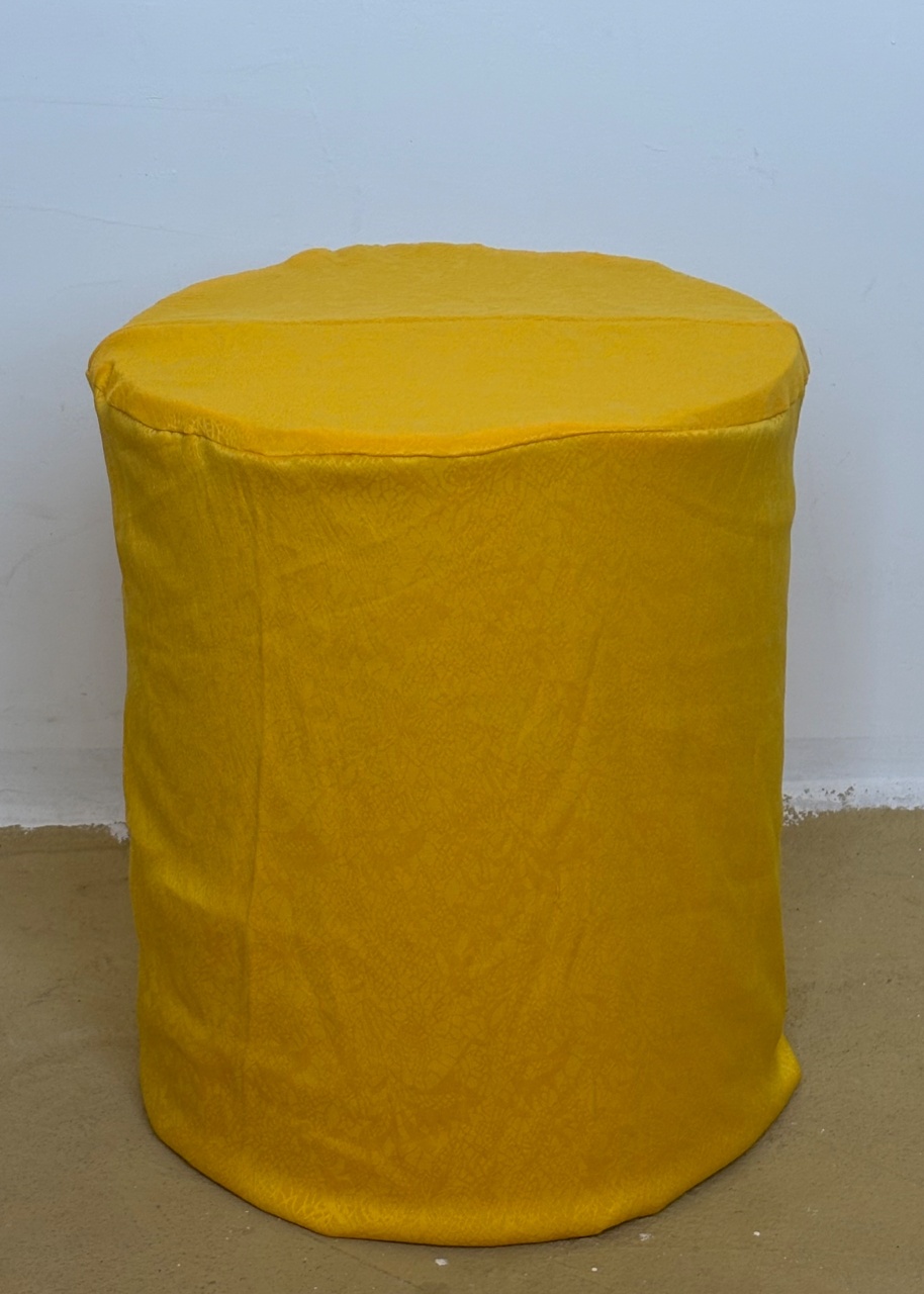 Capa de Cilindro Amarelo Mostarda P (Locação) - Beca Decorações