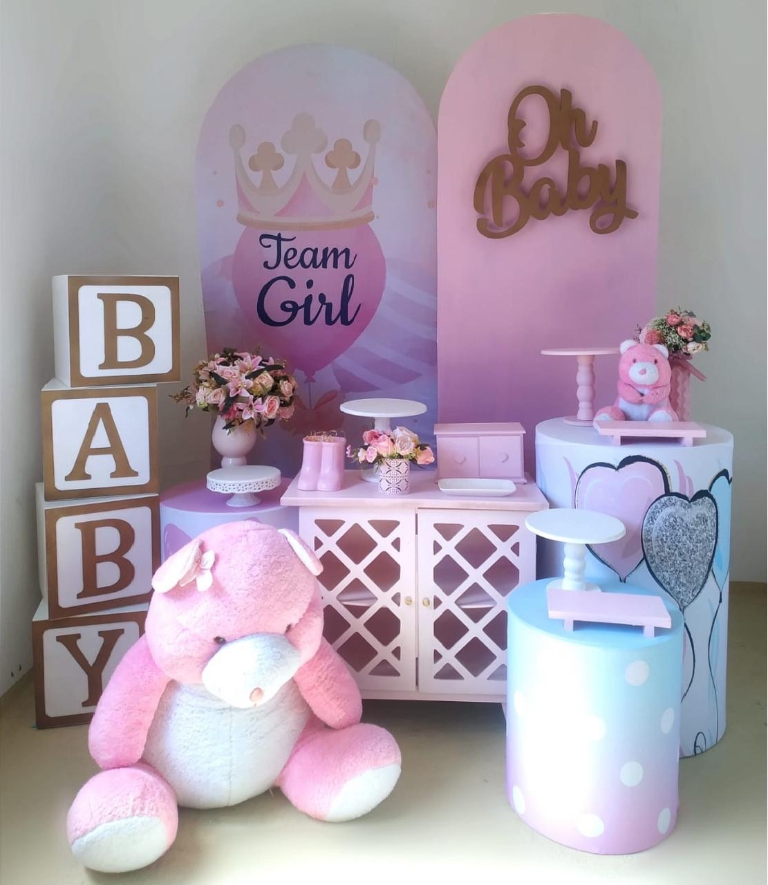 Chá de Bebê Girls Com Cubos Baby - Beca Decorações