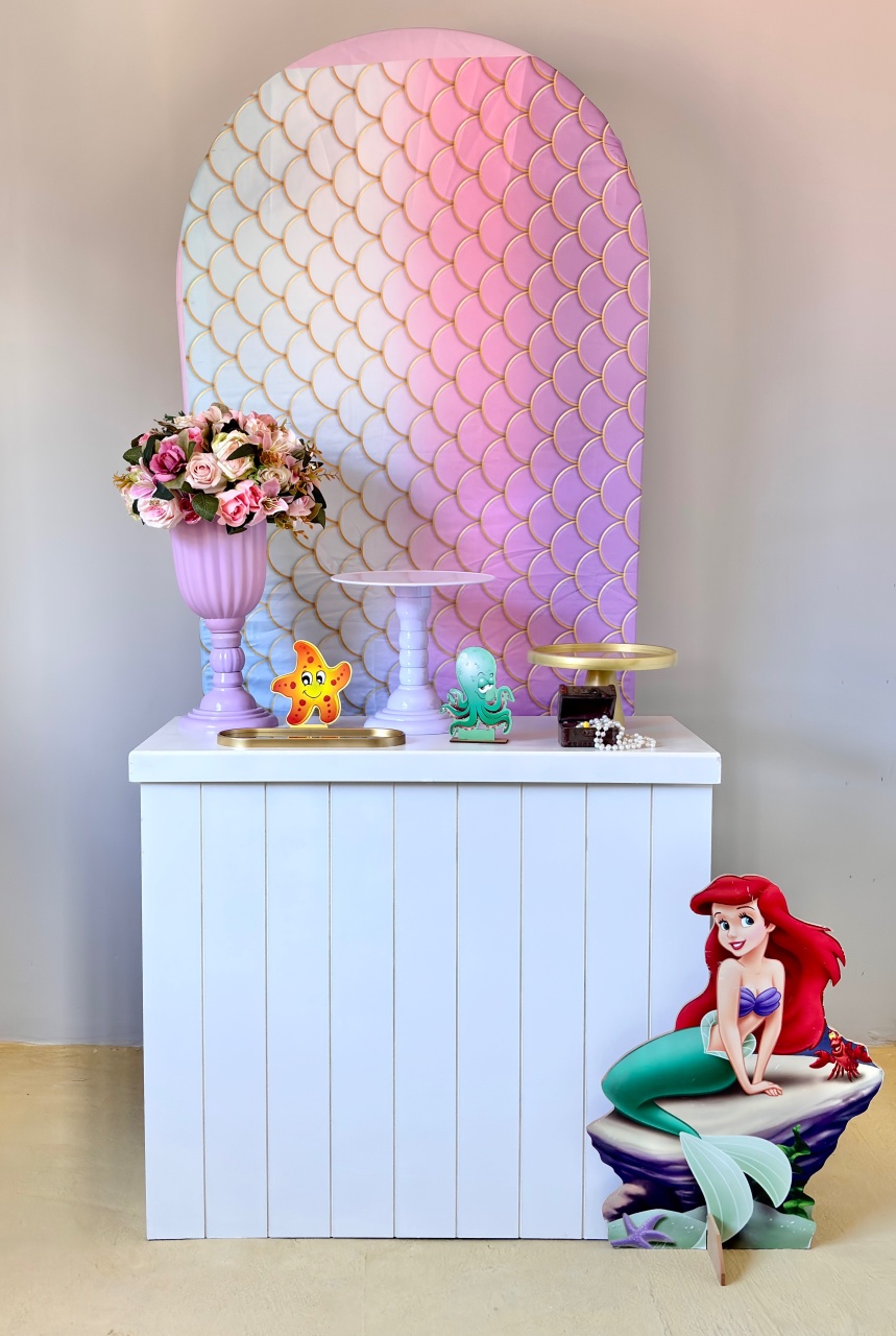 Sereia Com Painel Romano  - Beca Decorações