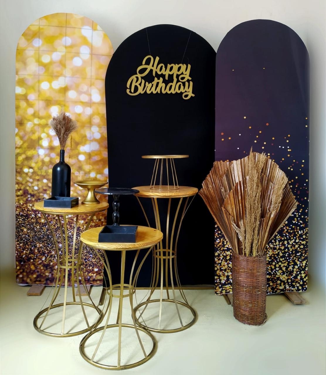 Preto E Dourado - Composição 2 - Beca Decorações
