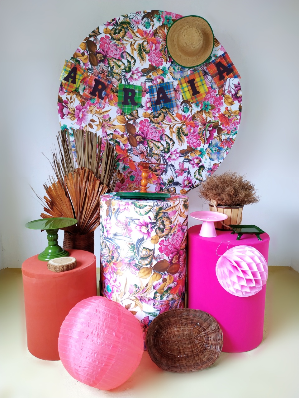 Junino Floral Rosa - Beca Decorações