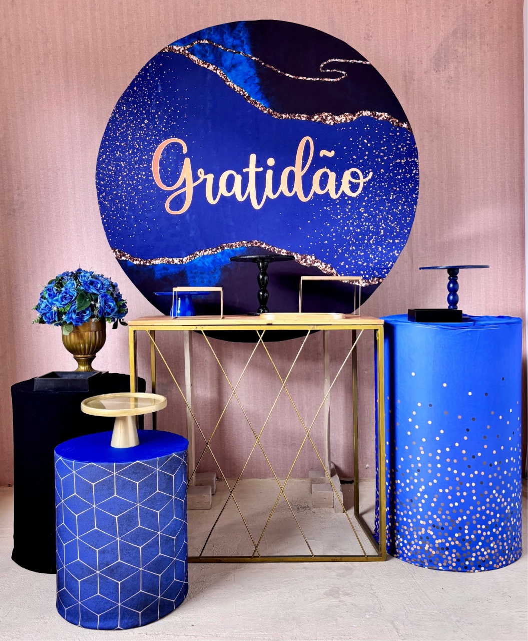 Gratidão Azul (Composição) - Beca Decorações
