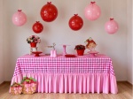 Moranguinho Na Mesa Babado Rosa - imagem 3