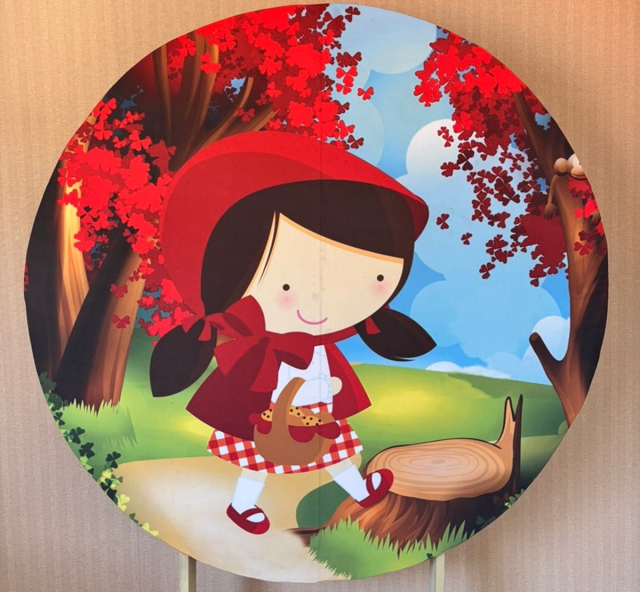 Painel Redondo Chapeuzinho Vermelho (Locação) - Beca Decorações