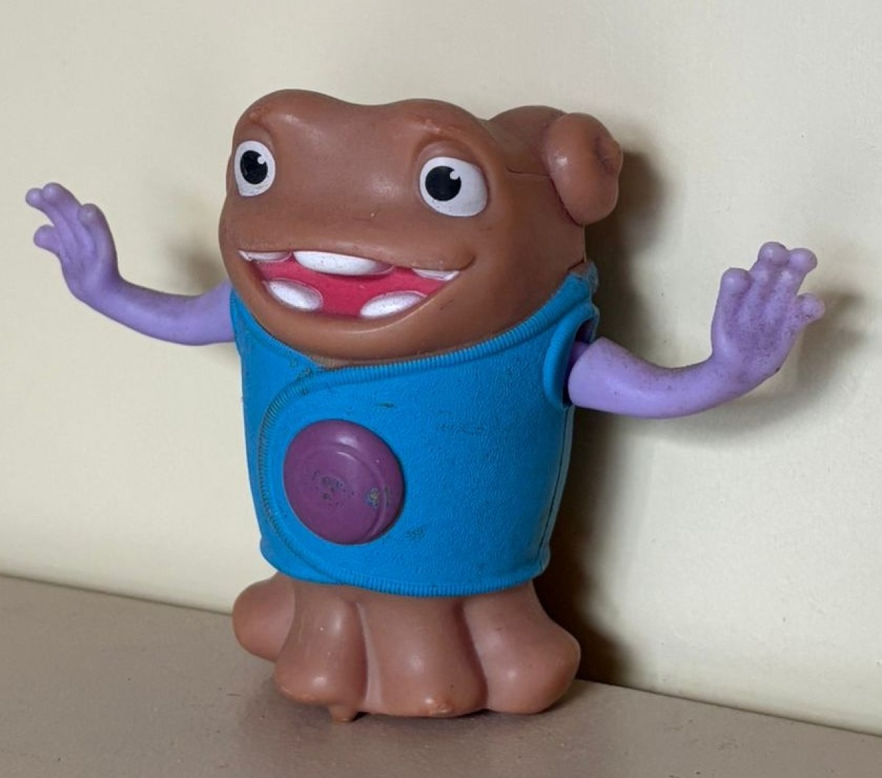 Boneco "Oh" Cada Um Na Sua Casa (Locação) - Beca Decorações