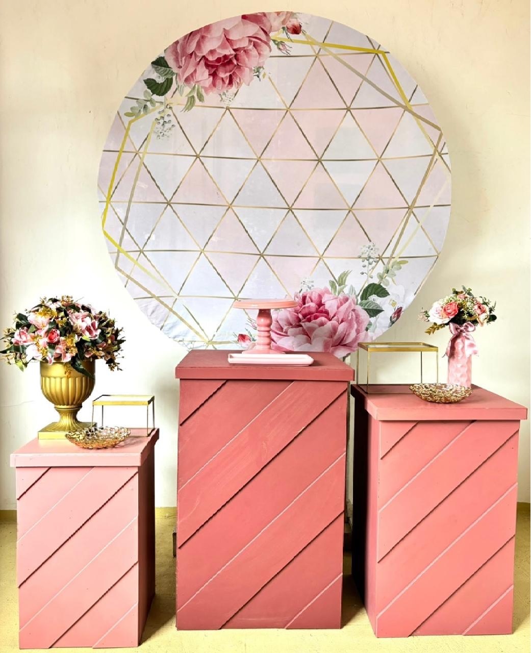 Mosaico Rosa - Com Mesinhas Rosa  - Beca Decorações