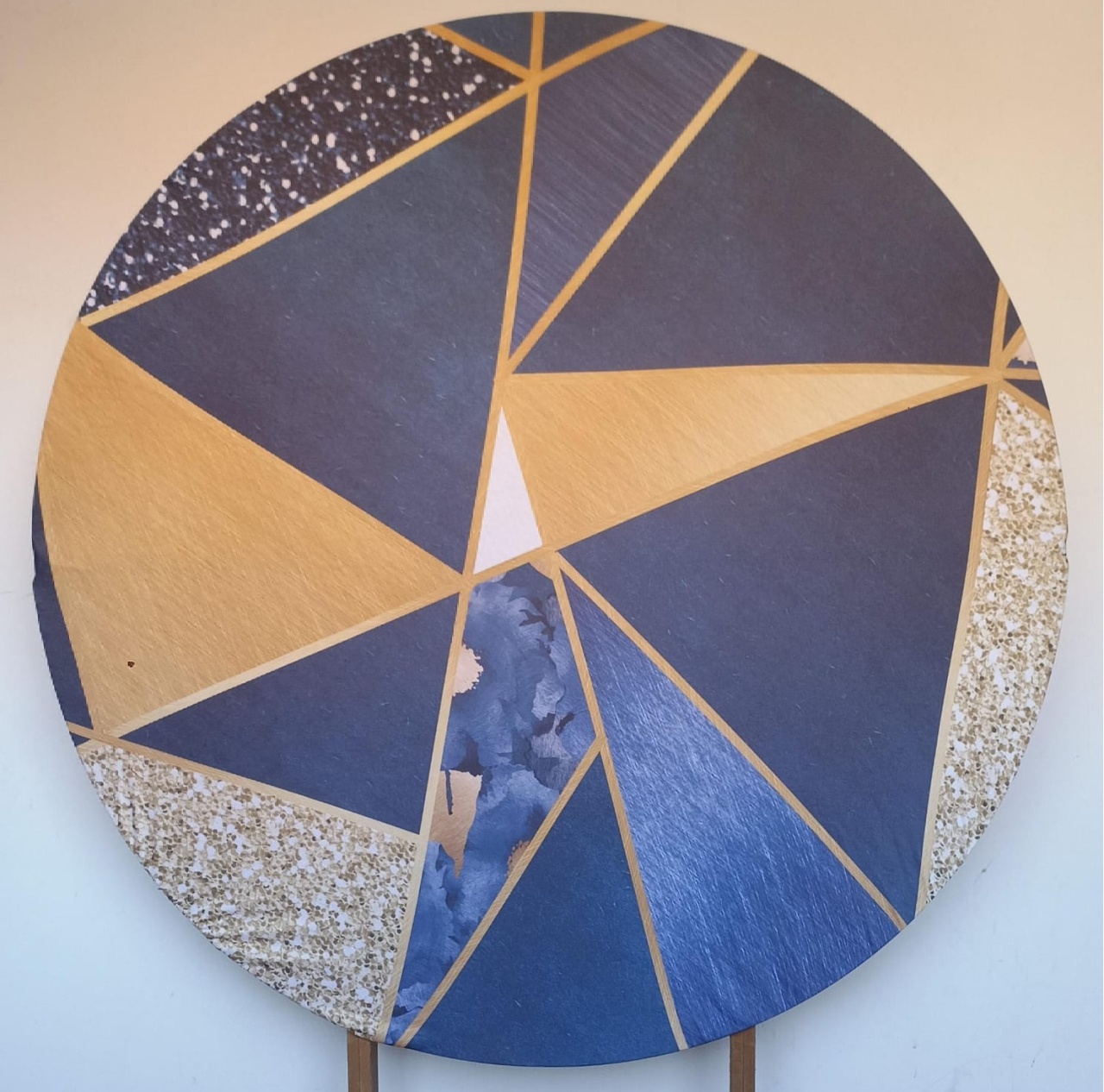 Painel Redondo Mosaico Azul E Dourado (Locação)  - Beca Decorações