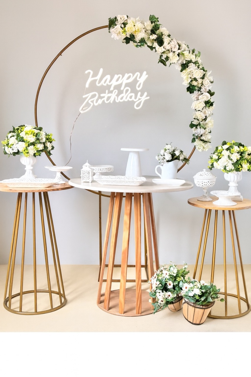 Branco Flores - Beca Decorações