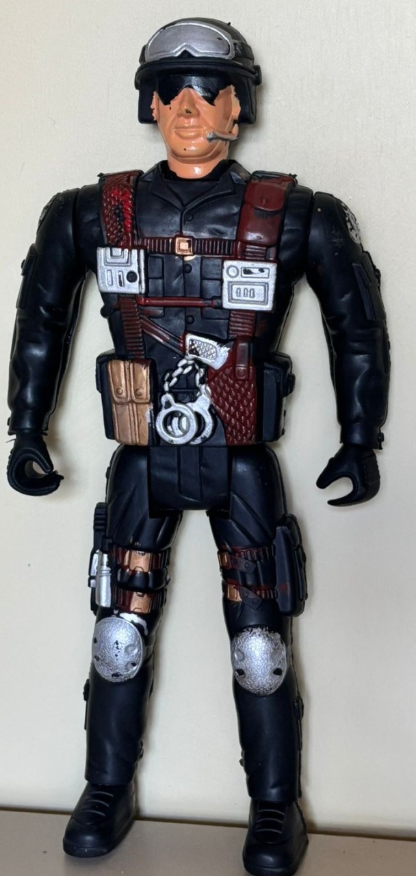Boneco Policial (P) (Locação) - Beca Decorações
