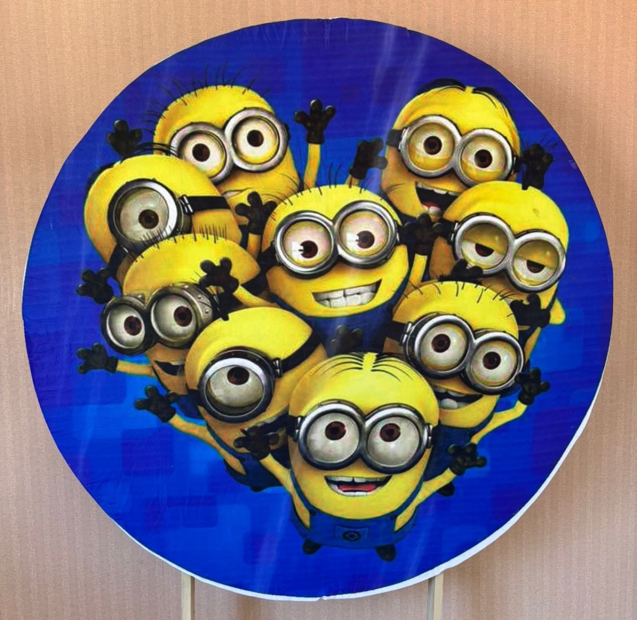Painel Redondo Minions (Locação) - Beca Decorações