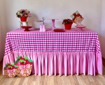 Moranguinho Na Mesa Babado Rosa - imagem 1