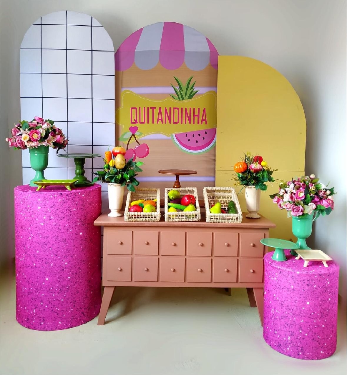Quitandinha - Composição  - Beca Decorações