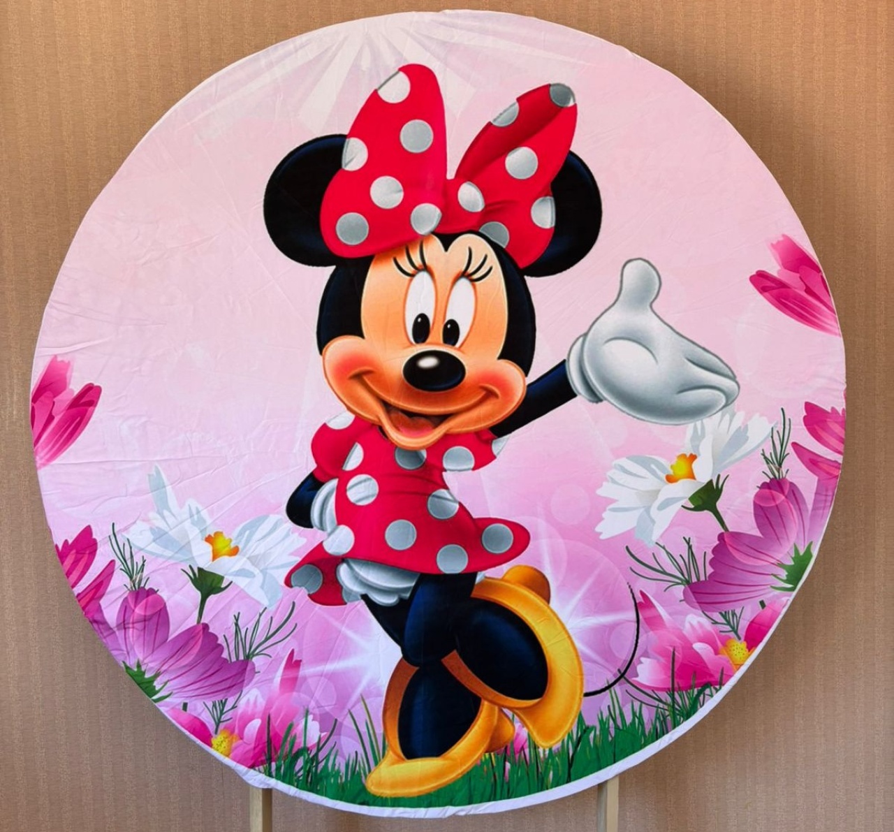 Painel Redondo Minnie Rosa (Locação) - Beca Decorações