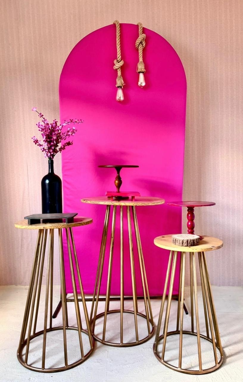Romano Rosa Com Mesas Cone - Beca Decorações