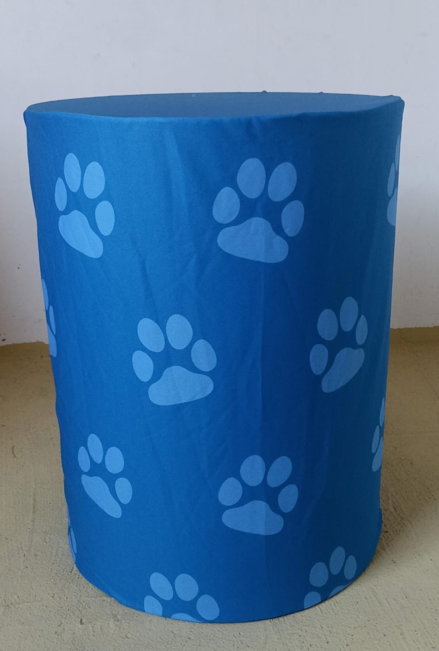  Capa de Cilindro Patinhas Azul M (Locação) - Beca Decorações