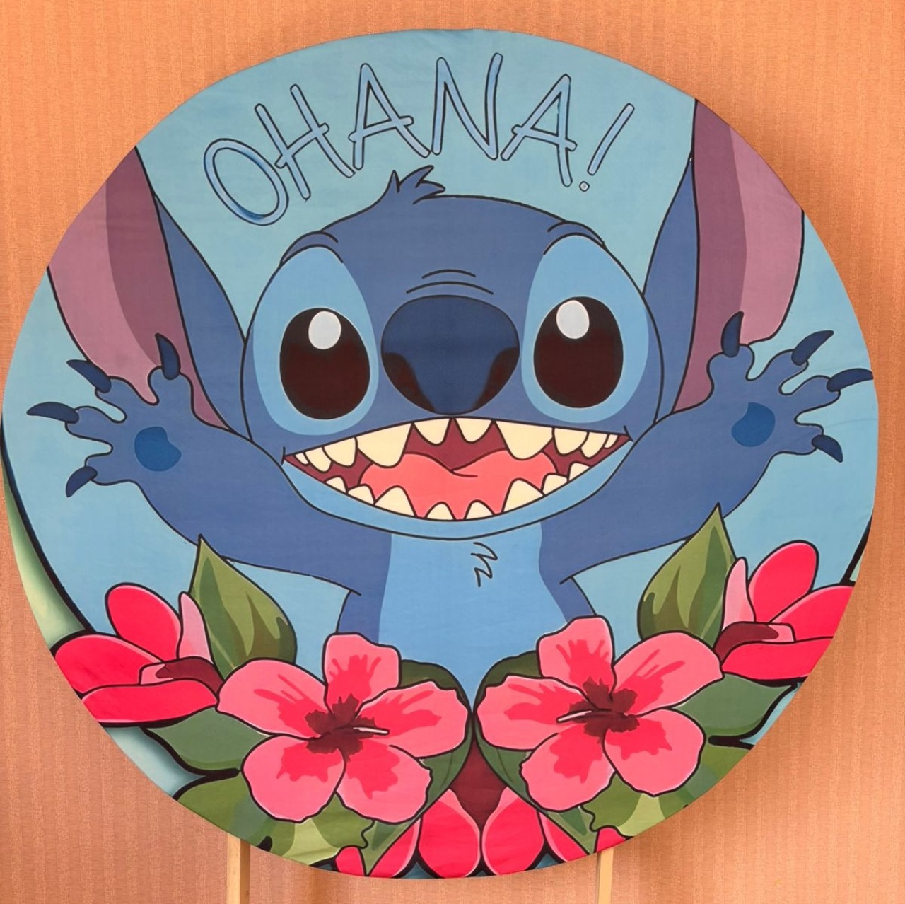 Painel Redondo Stitch (Locação) - Beca Decorações