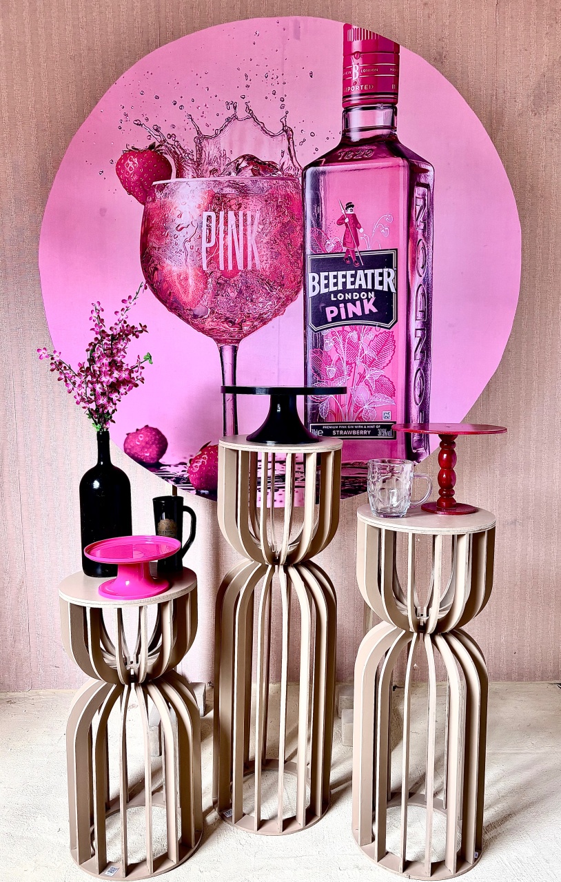 Beefeater Pink Com Mesas Ampulhetas ( Composição)  - Beca Decorações