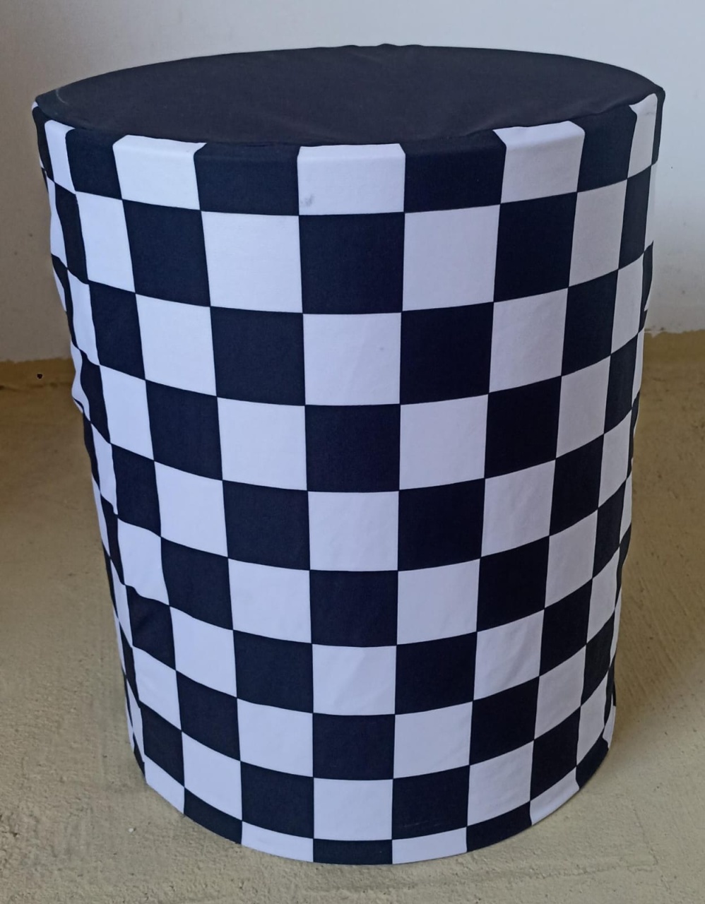 Capa de Cilindro Xadrez P (Locação) - Beca Decorações
