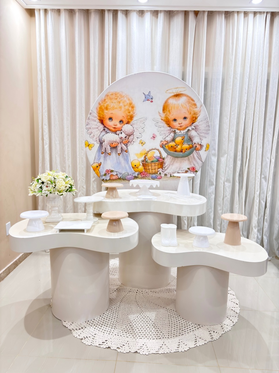 Batizado Anjinhos- Mesas Orgânicas   - Beca Decorações