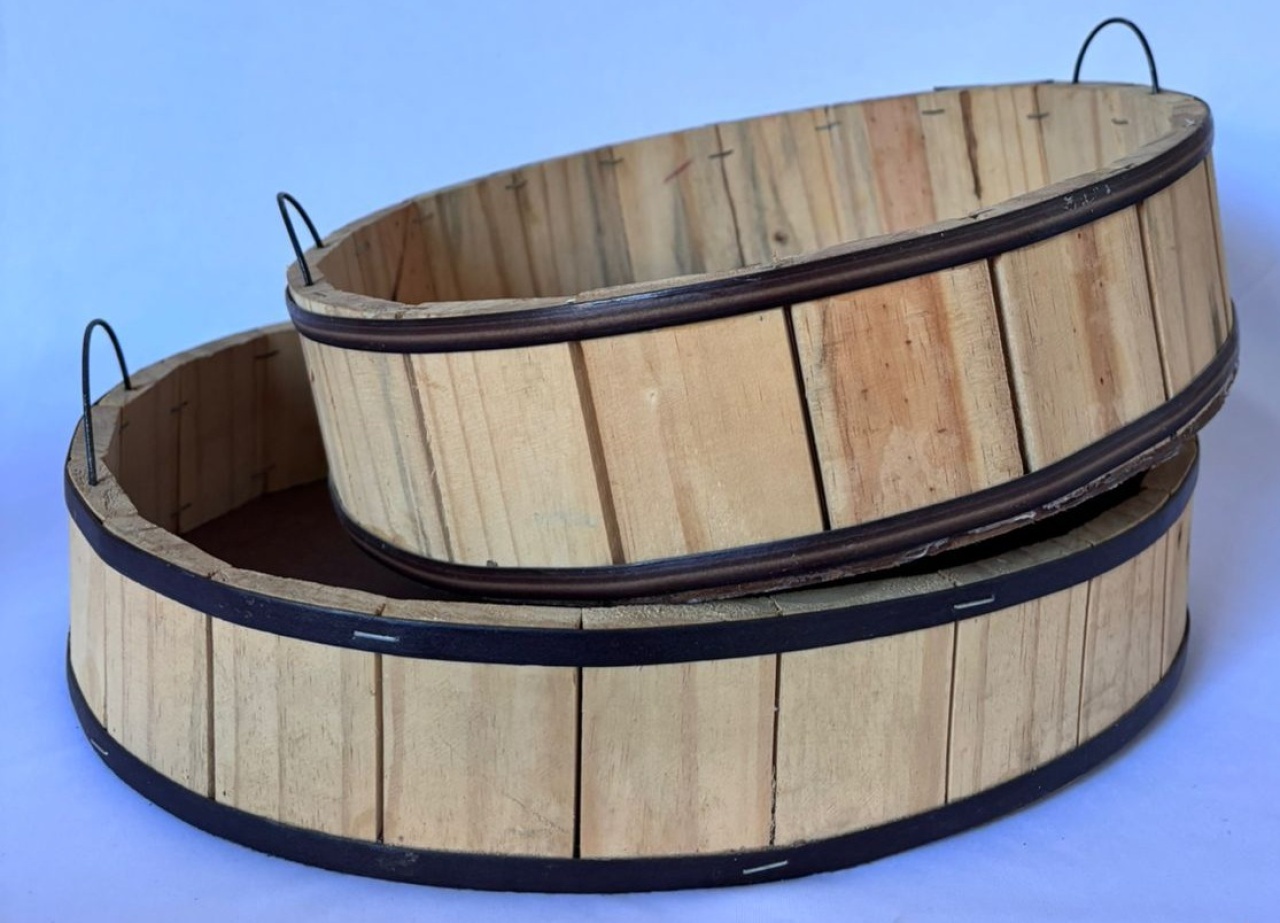 Cesto de Madeira Pinus (Locação) - Beca Decorações