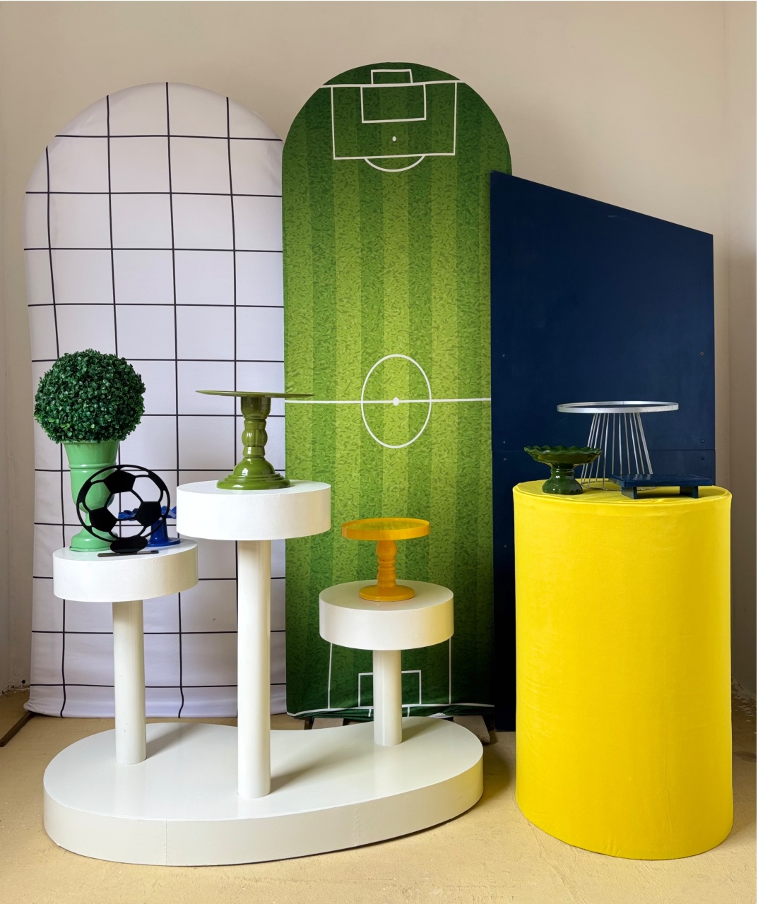 Copa Com Mesa Orgânica Redonda (Composição) - Beca Decorações