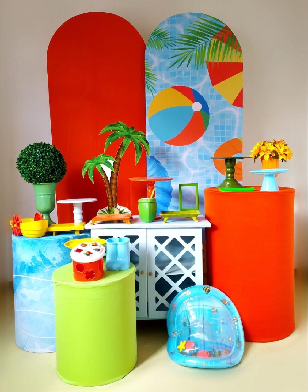 Pool Party (Composição) - Beca Decorações