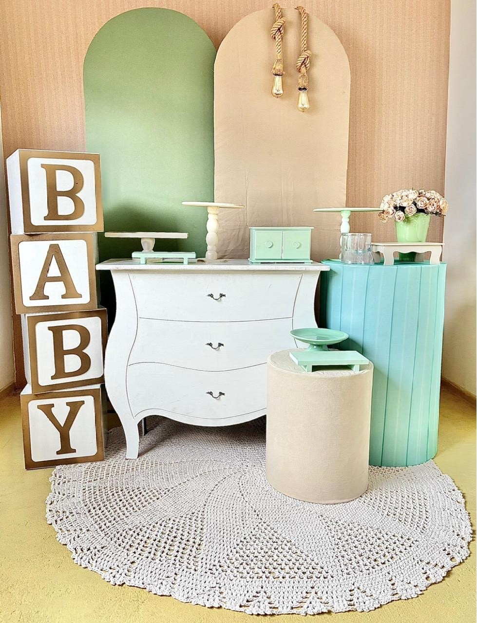Chá de Bebê Verde E Bege (Composição 1) - Beca Decorações