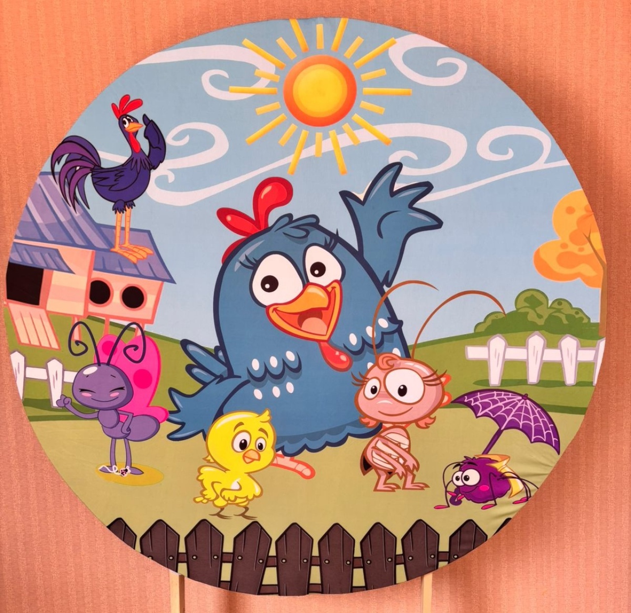 Painel Redondo Galinha Pintadinha (Locação) - Beca Decorações
