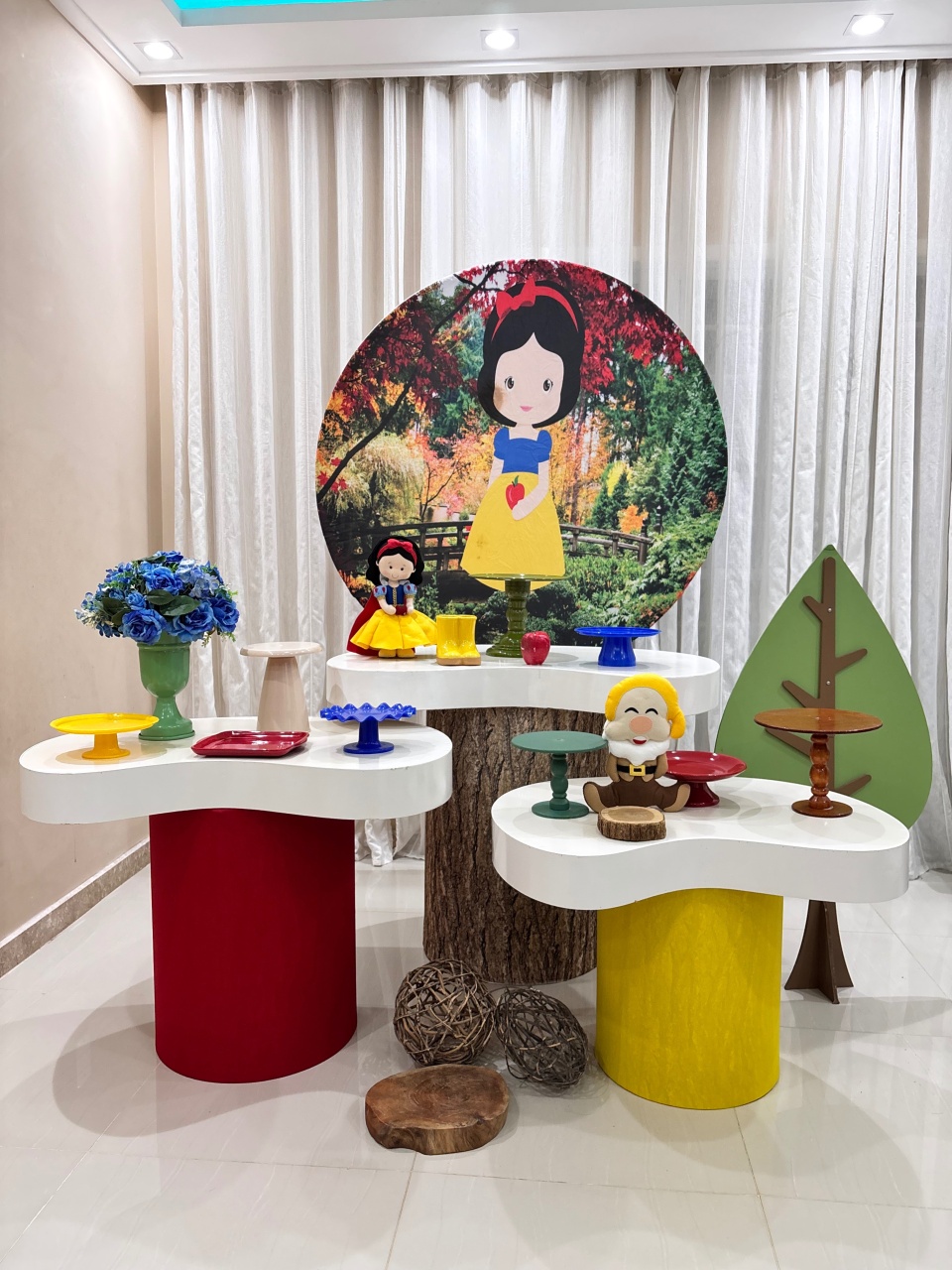 Branca de Neve  Cute - Mesas Orgânicas      - Beca Decorações