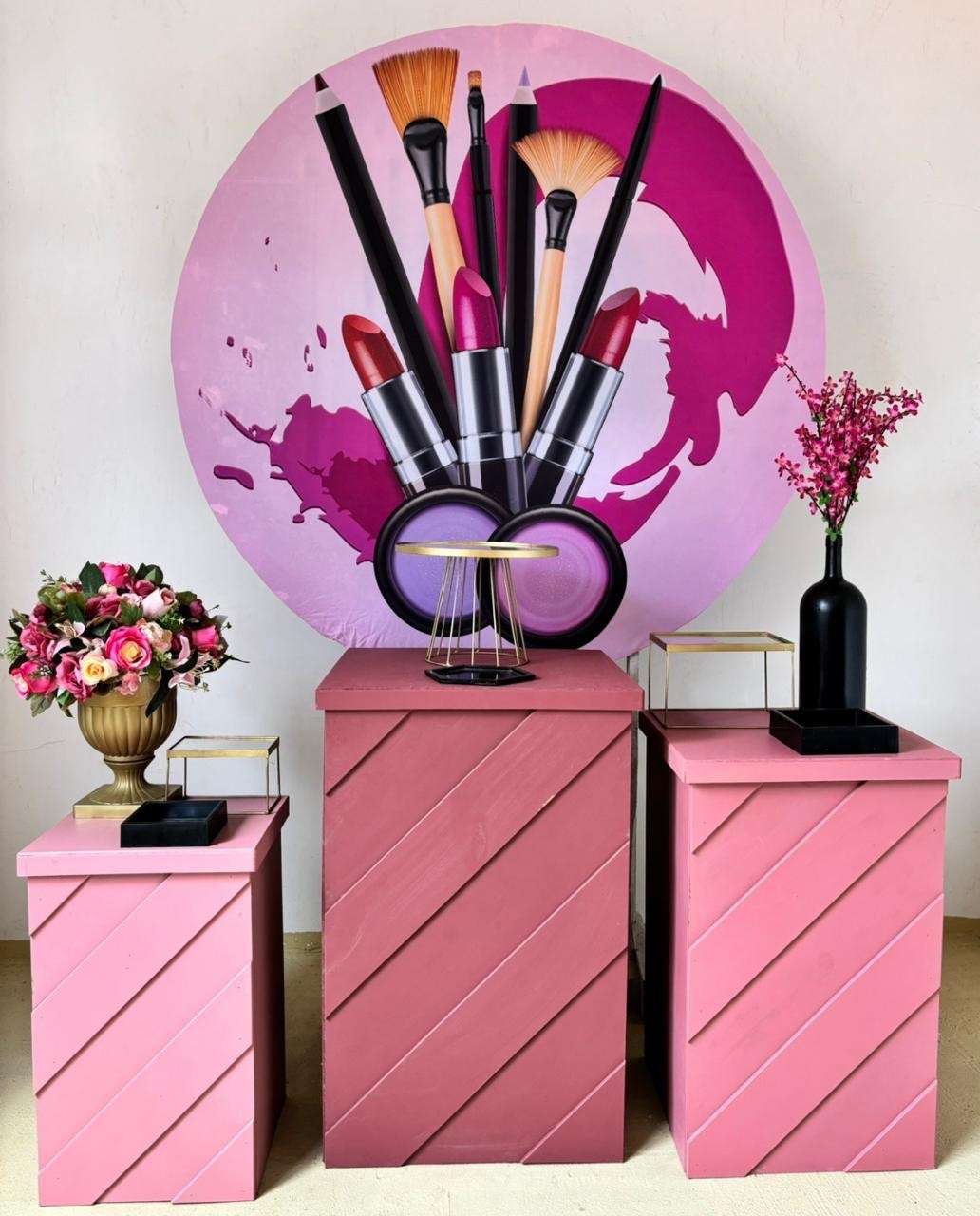Maquiagem Com Mesinhas  - Beca Decorações