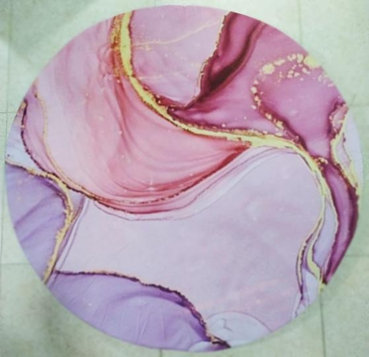 Painel Redondo Marmorizado Rosa (Locação) - Beca Decorações