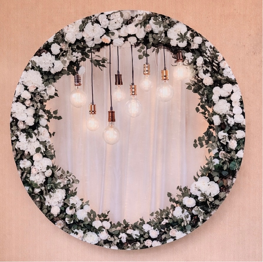Painel Redondo Luzes E Flores (Locação)  - Beca Decorações