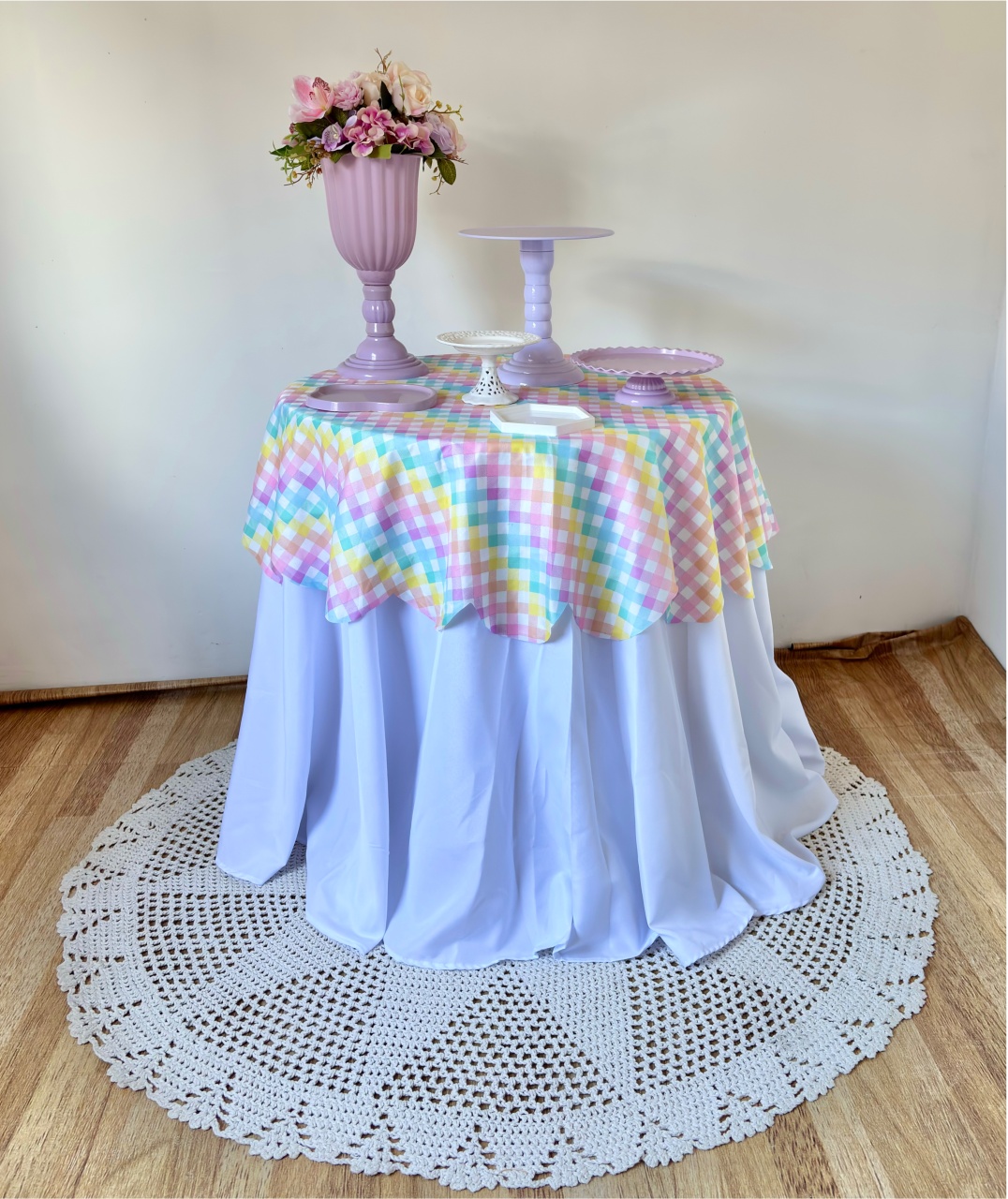 2. Toalha Lilás (Coleção Toalha Redonda) - Beca Decorações
