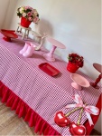 Cerejinha Na Mesa Babado Vermelha - imagem 4