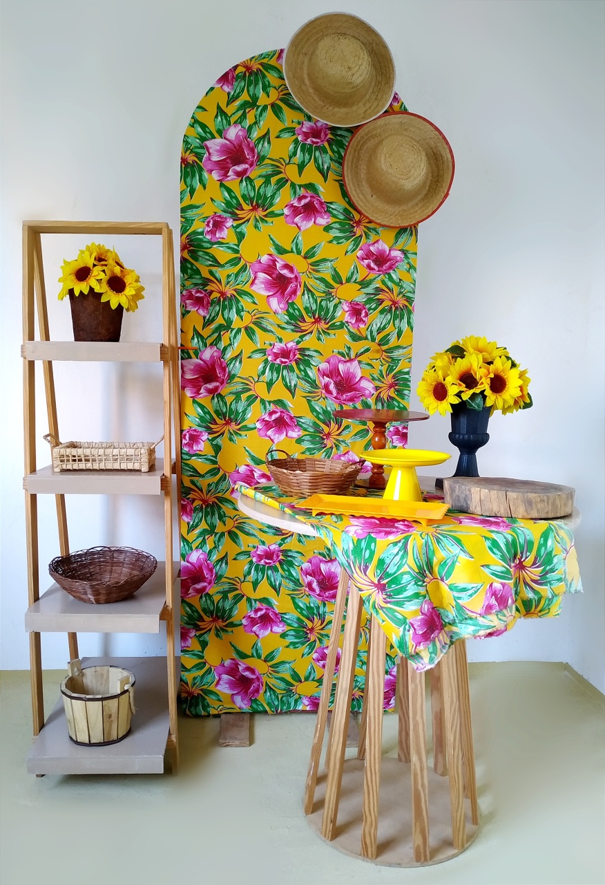 Junino Com Romano Floral - Beca Decorações