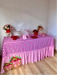 Moranguinho Na Mesa Babado Rosa - imagem 2
