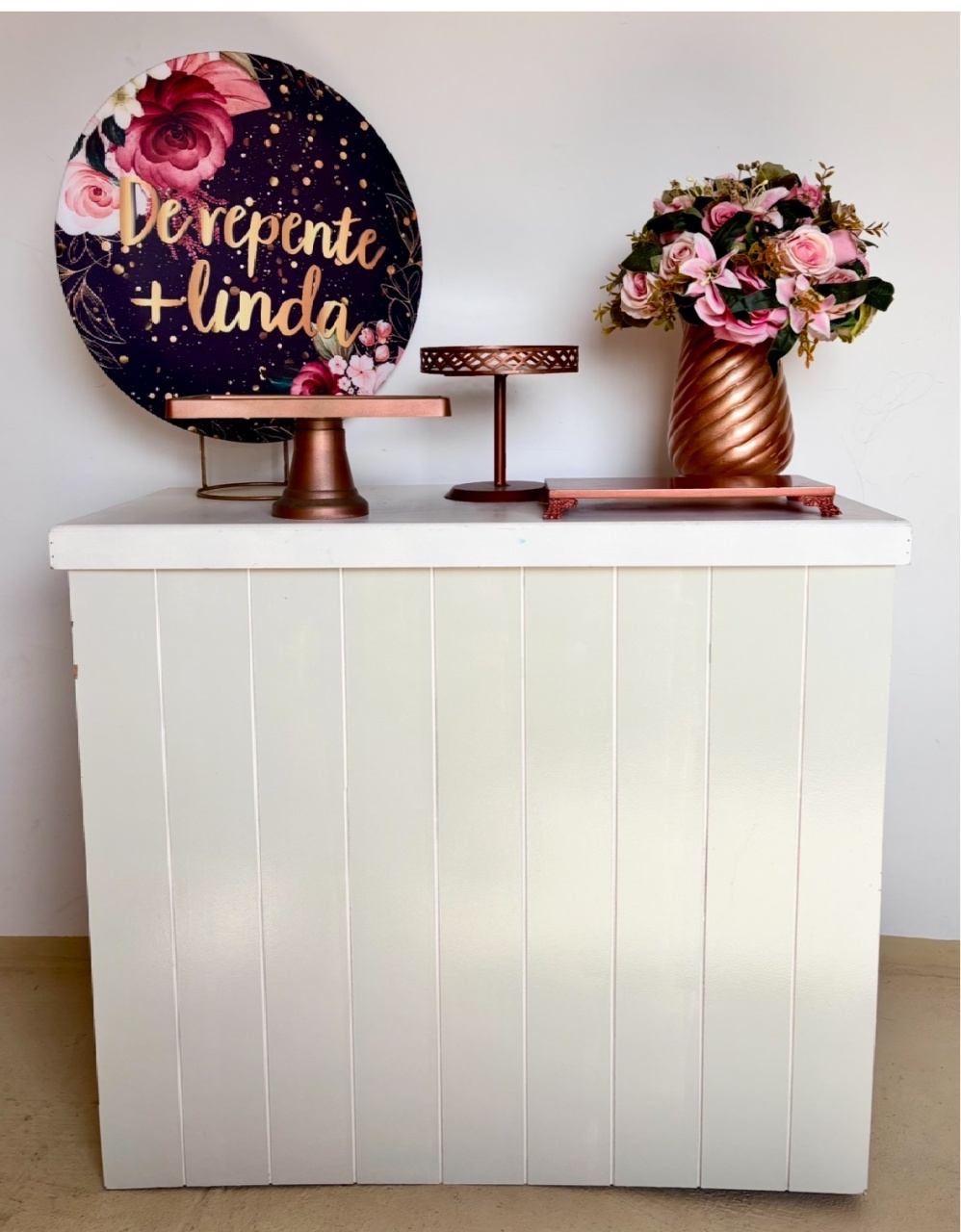 de Repente + Linda Com Mesa Branca ( Mini Kit) - Beca Decorações