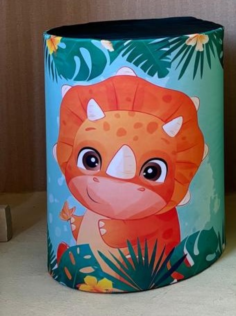 Capa de Cilindro Dino Baby M (Locação) - Beca Decorações