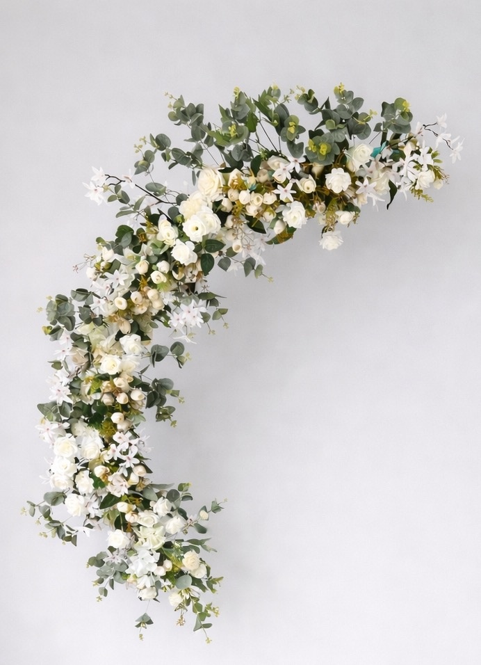 Arranjo Arco Branco (Locação) - Beca Decorações
