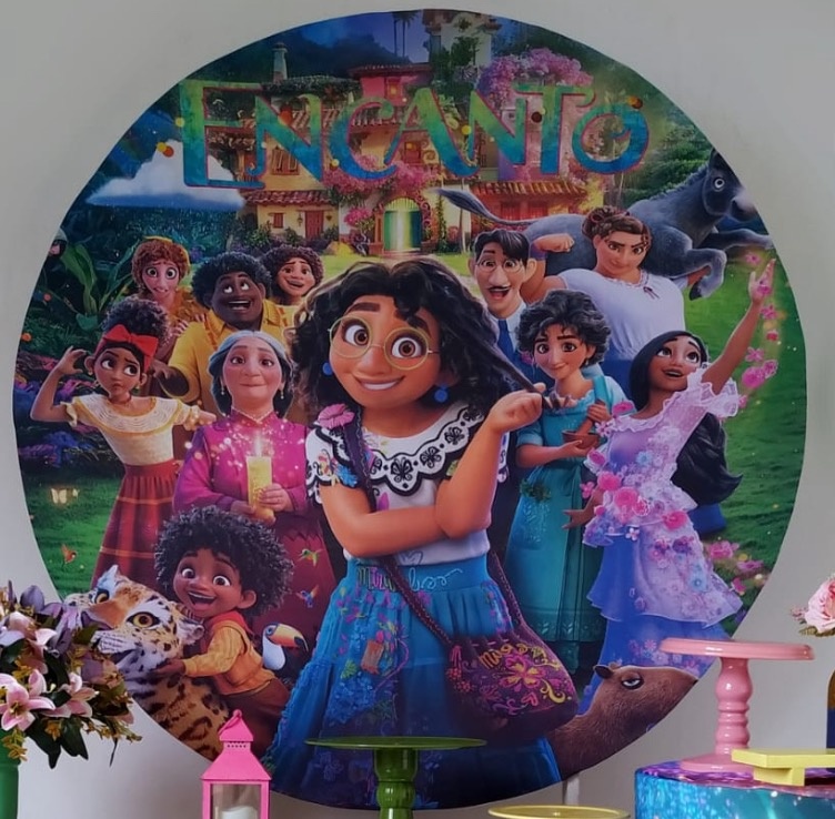 Painel Redondo Encanto ( Locação) - Beca Decorações