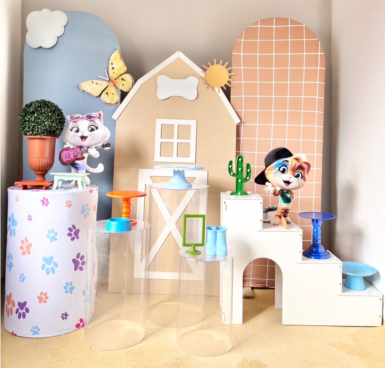 11. 44 Gatos (Composição)    - Beca Decorações