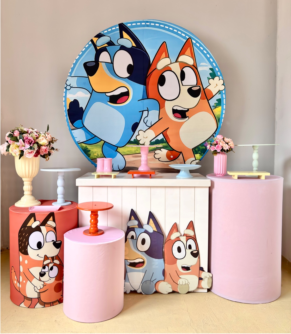 17. Bluey E Bingo Rosa (Kit Ouro)  - Beca Decorações