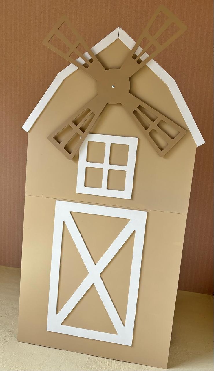 Painel Celeiro Com Moinho (Locação) - Beca Decorações