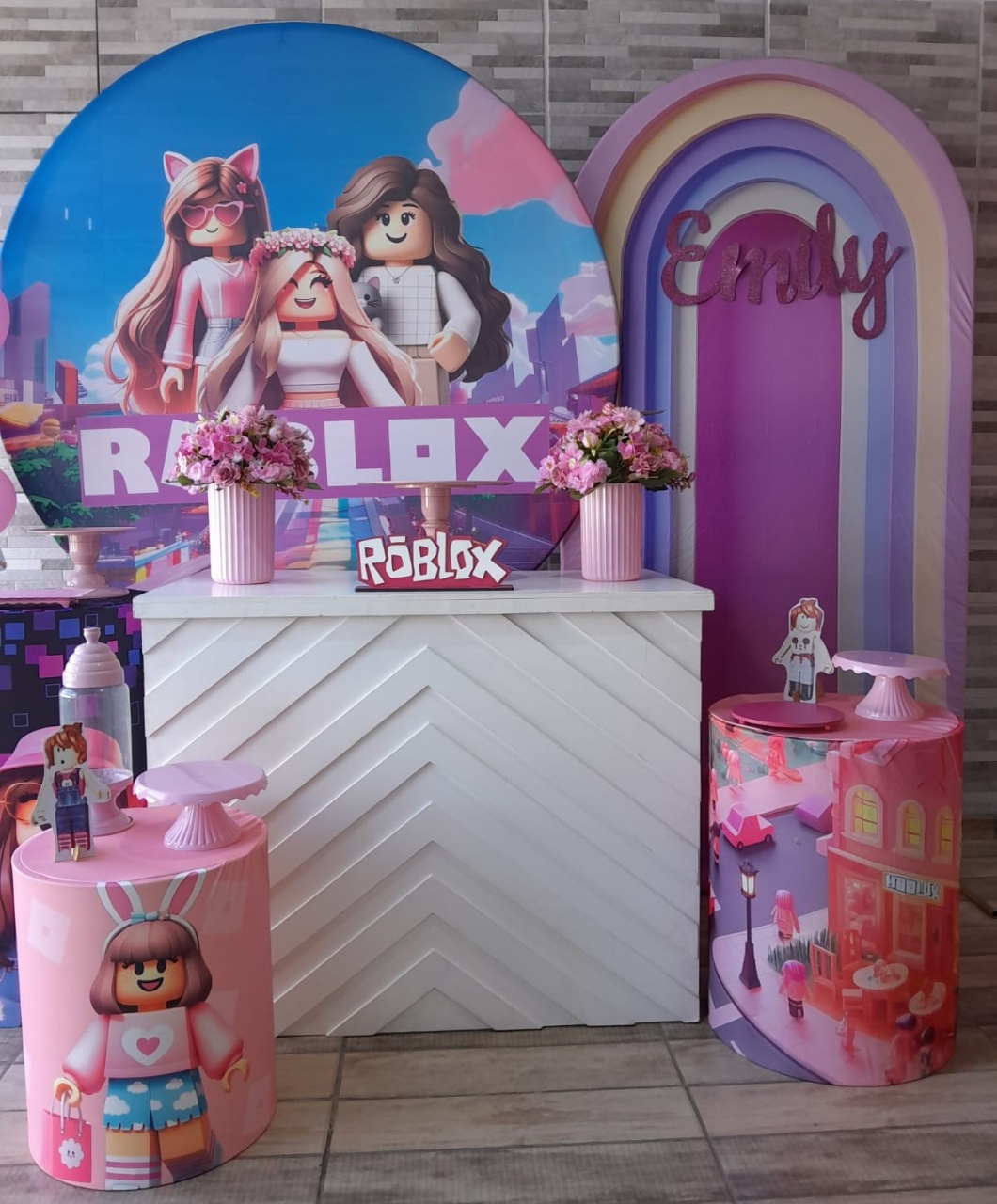 Kit Luxo - Roblox Rosa - Bonequinha Preta Festas