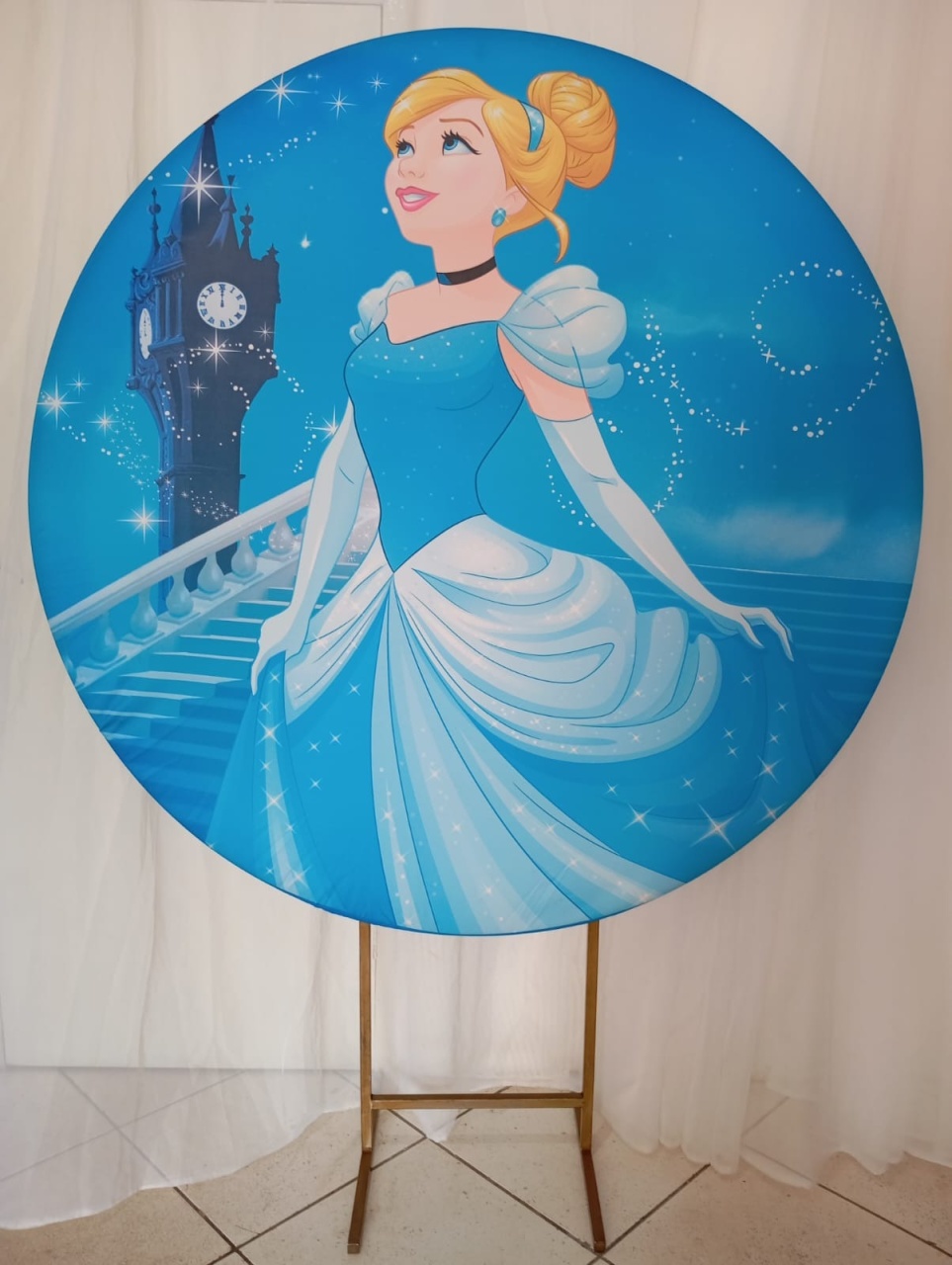 Capa Para Painel Redondo Cinderela - 1,5Mt - Bonequinha Preta Festas