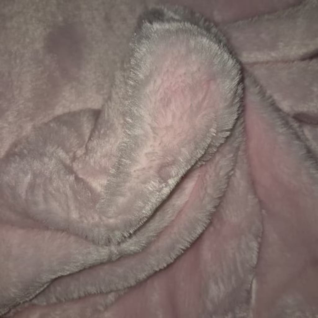 Tapete de Pelúcia G - Rosa Bebê - Bonequinha Preta Festas
